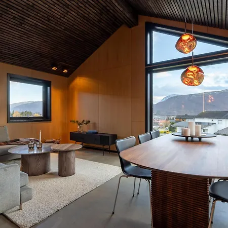 Aurora Luxe Retreat