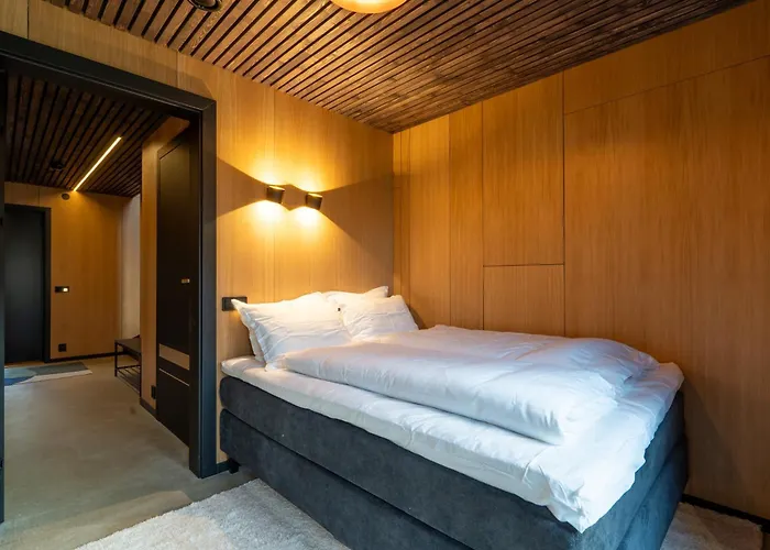 Aurora Luxe Retreat