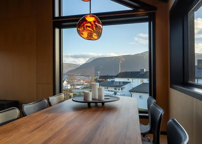 Aurora Luxe Retreat *