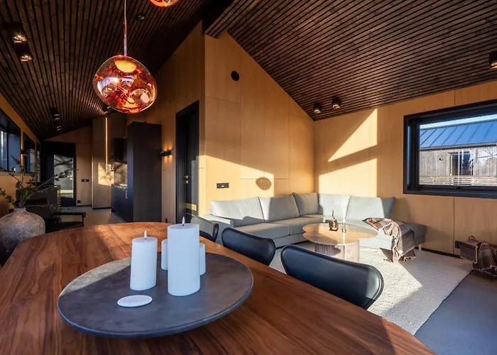 Aurora Luxe Retreat *